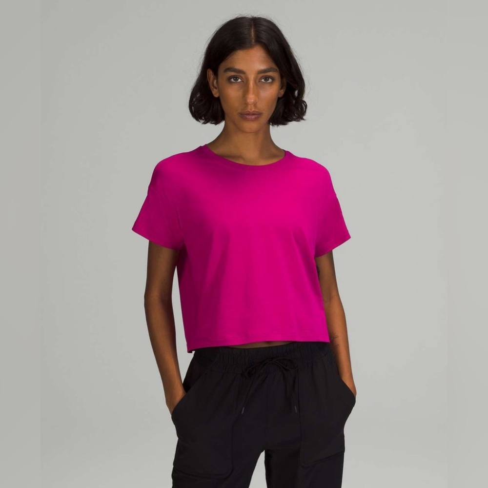 Lululemon Cates Cropped Boxy Tee in Ripened Raspberry Size 6